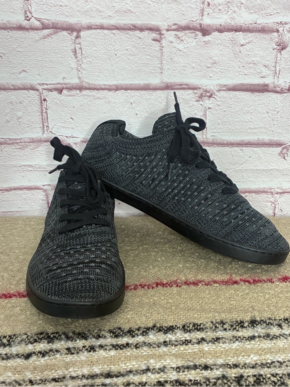Suavs Size 8 The Zilker Sweater-Knit Pull On Sneaker NWOT